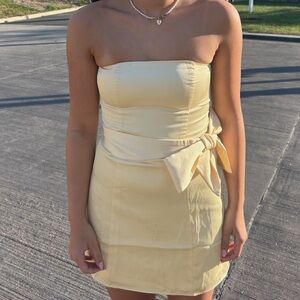 Yellow bow dress!!